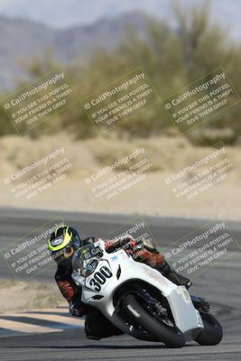 media/Dec-07-2025-CVMA (Sun) [[3e7d2de5dc]]/Race 7-Formula Lightweight Twins Shootout/